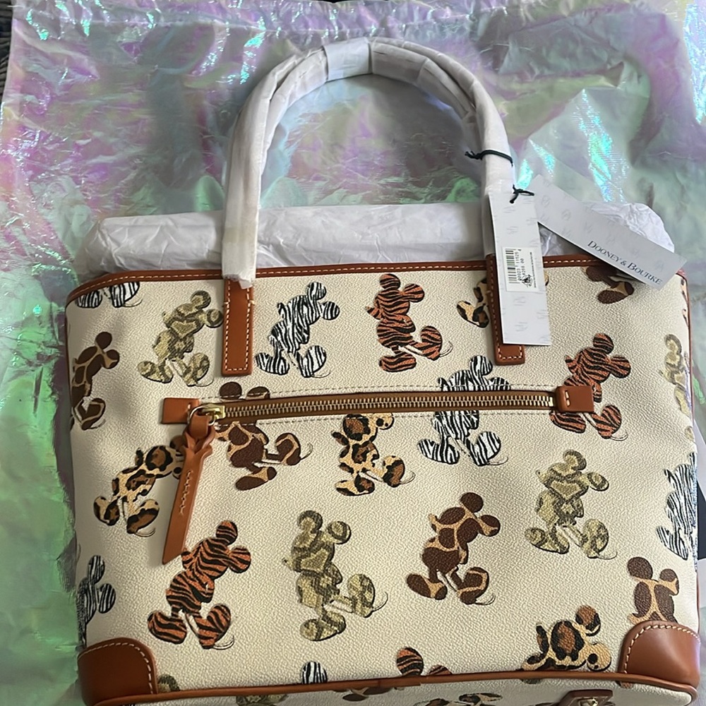 Dooney&Bourke Tote and wallet set - Picture 3 of 7